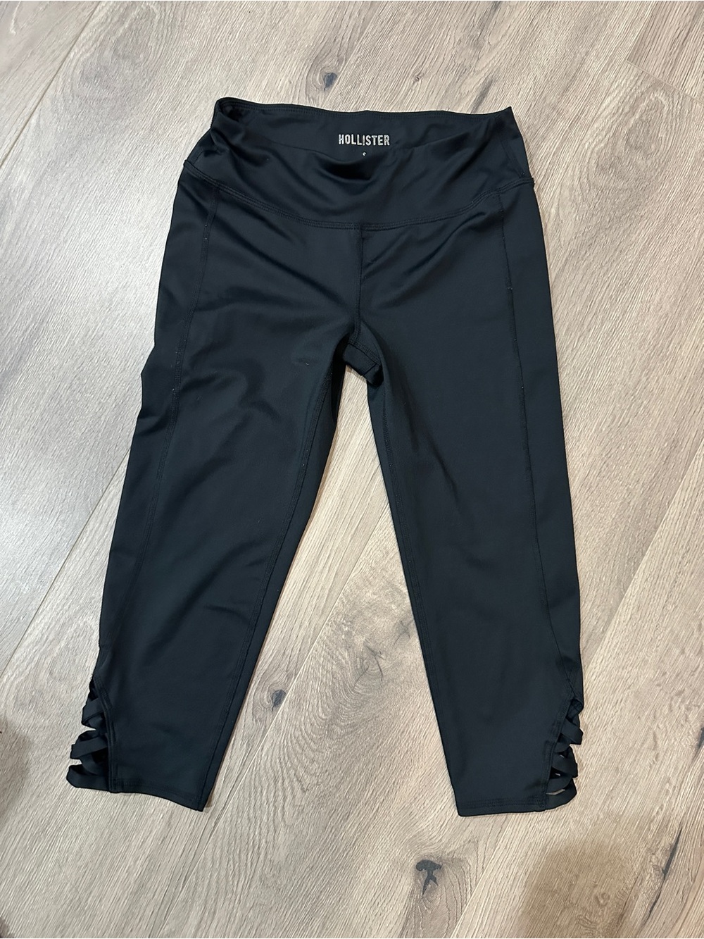 Hollister Black Cropped Athletic Leggings with Lattice Hem